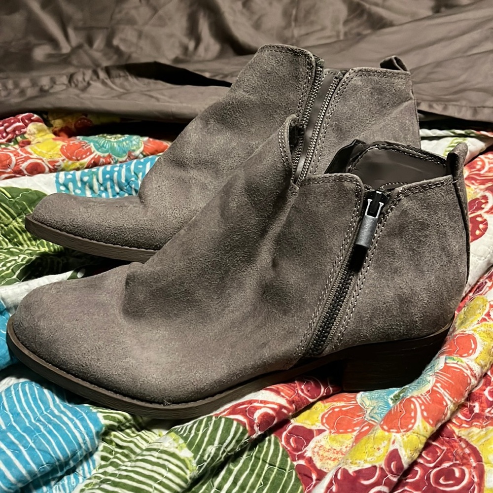 Carlos booties